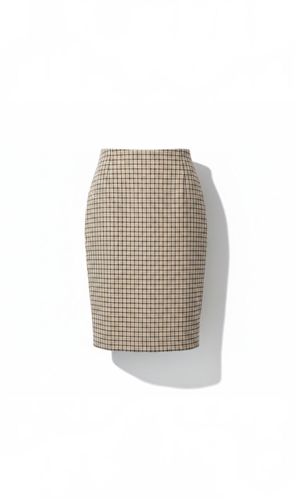 Jupe midi droite Clueless Paris à motif quadrillé beige et noir, coupe structurée élégante pour un look chic.