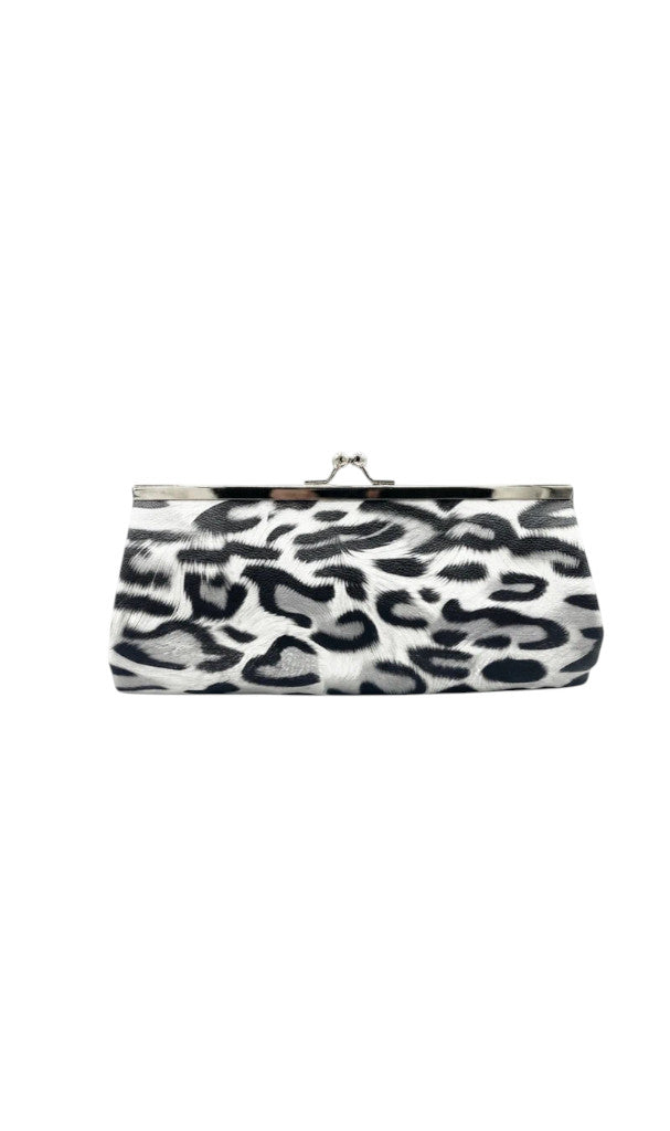 Pochette de soirée Clueless Paris à motif léopard noir et blanc avec fermoir métallique argenté style rétro