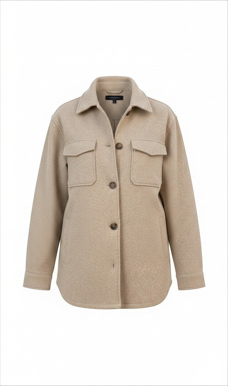 Veste chemise oversize Clueless Paris beige en laine avec poches poitrine et boutons contrastants