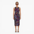 Robe midi moulante sans manches avec imprimé abstrait coloré et bandes noires amincissantes sur les côtés